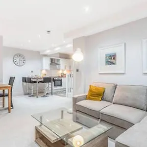 Wonderful Pet Friendly One Bed In Great For Couples Or Friends With A Pull Out Comfortable Sofa Bed Right On The River Ouze With A Private Courtyard York
